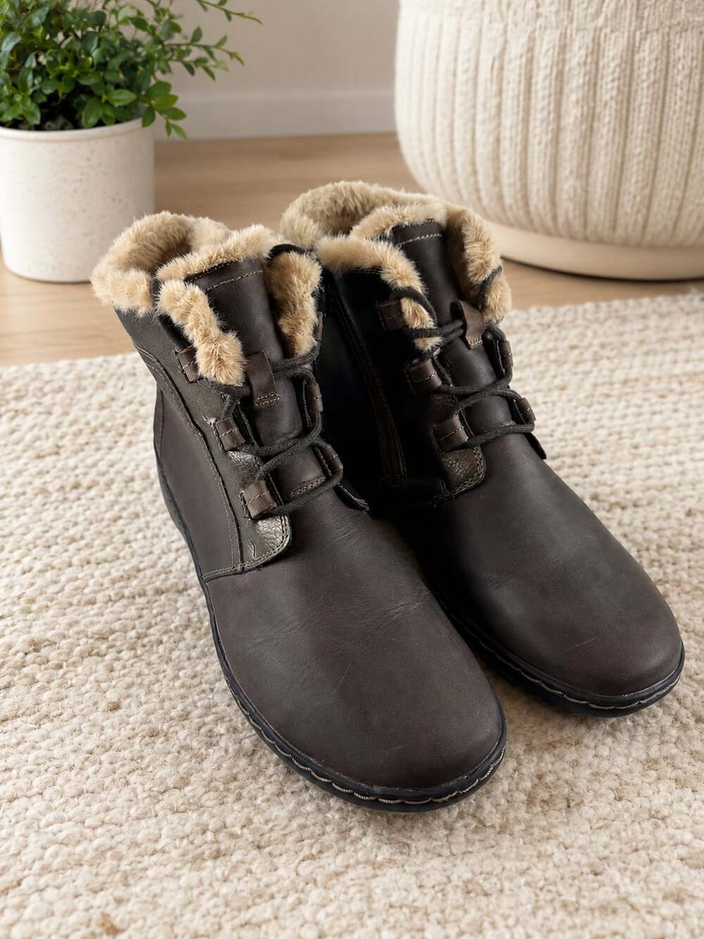 Clarks Cora Chai Brown Leather Faux Fur Lined Ankle Boots Lace Zip Women’s